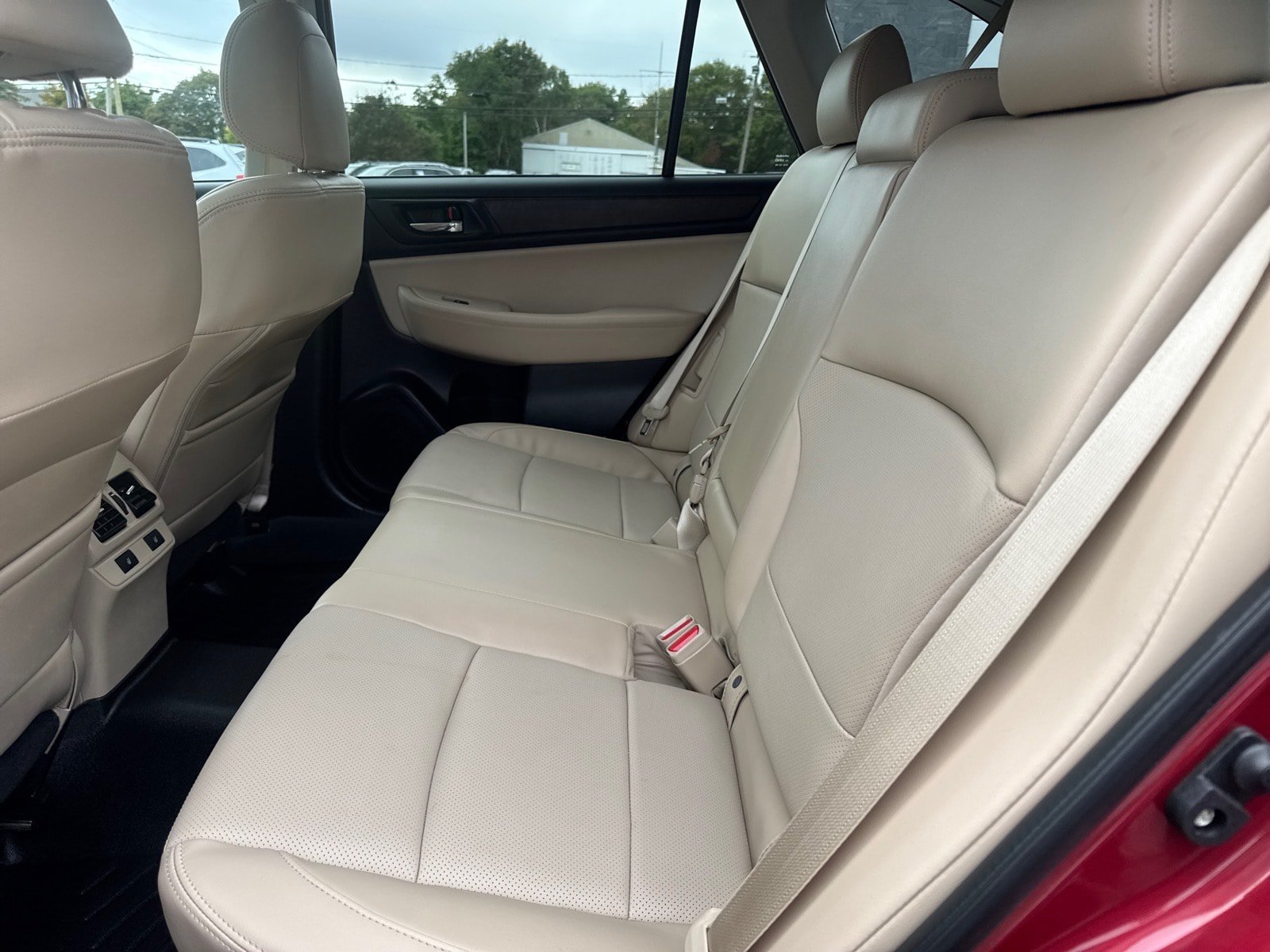 Used 2017 Subaru Outback 2.5i Limited AWD/4WD image 9