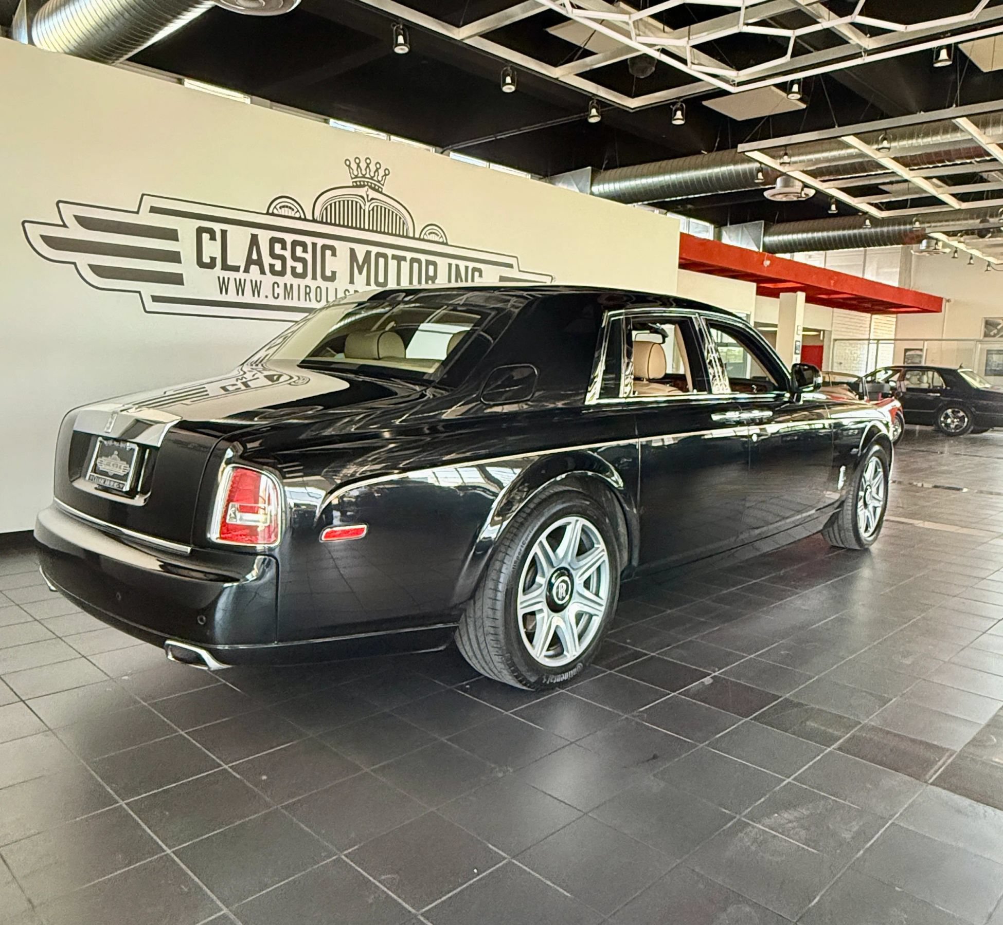 Used 2015 Rolls-Royce Phantom Sedan RWD image 8