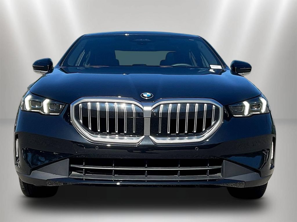 Used 2026 BMW 530i RWD image 2