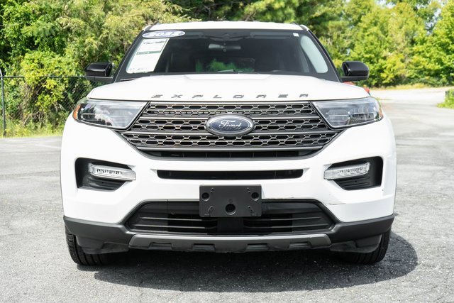 Used 2022 Ford Explorer XLT w/ Equipment Group 202A image 8
