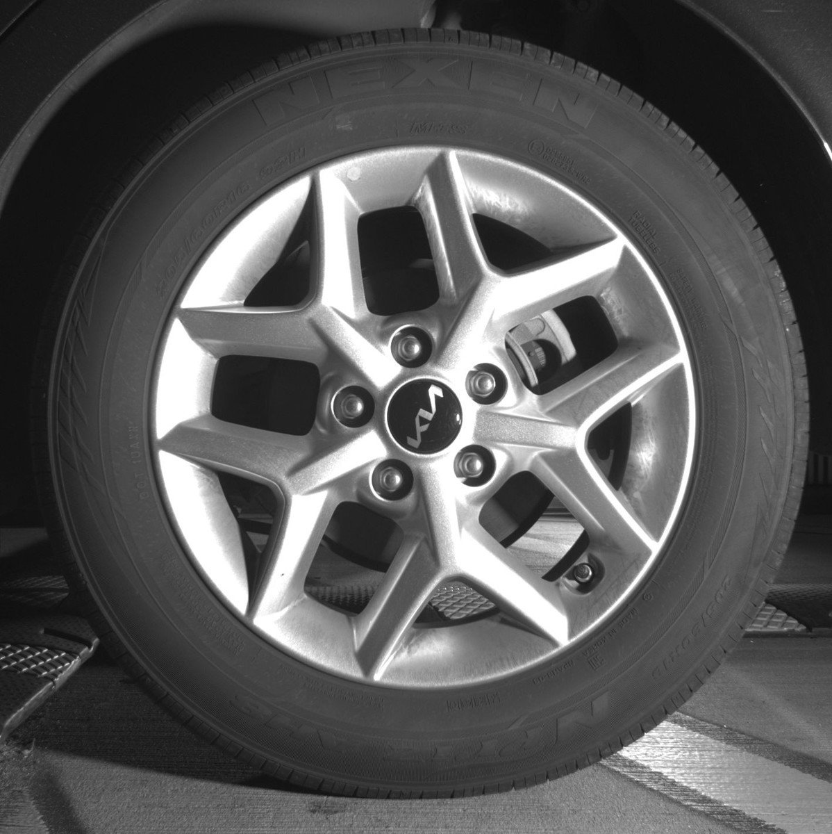 Used 2025 Kia Soul LX w/ LX Technology Package FWD image 14