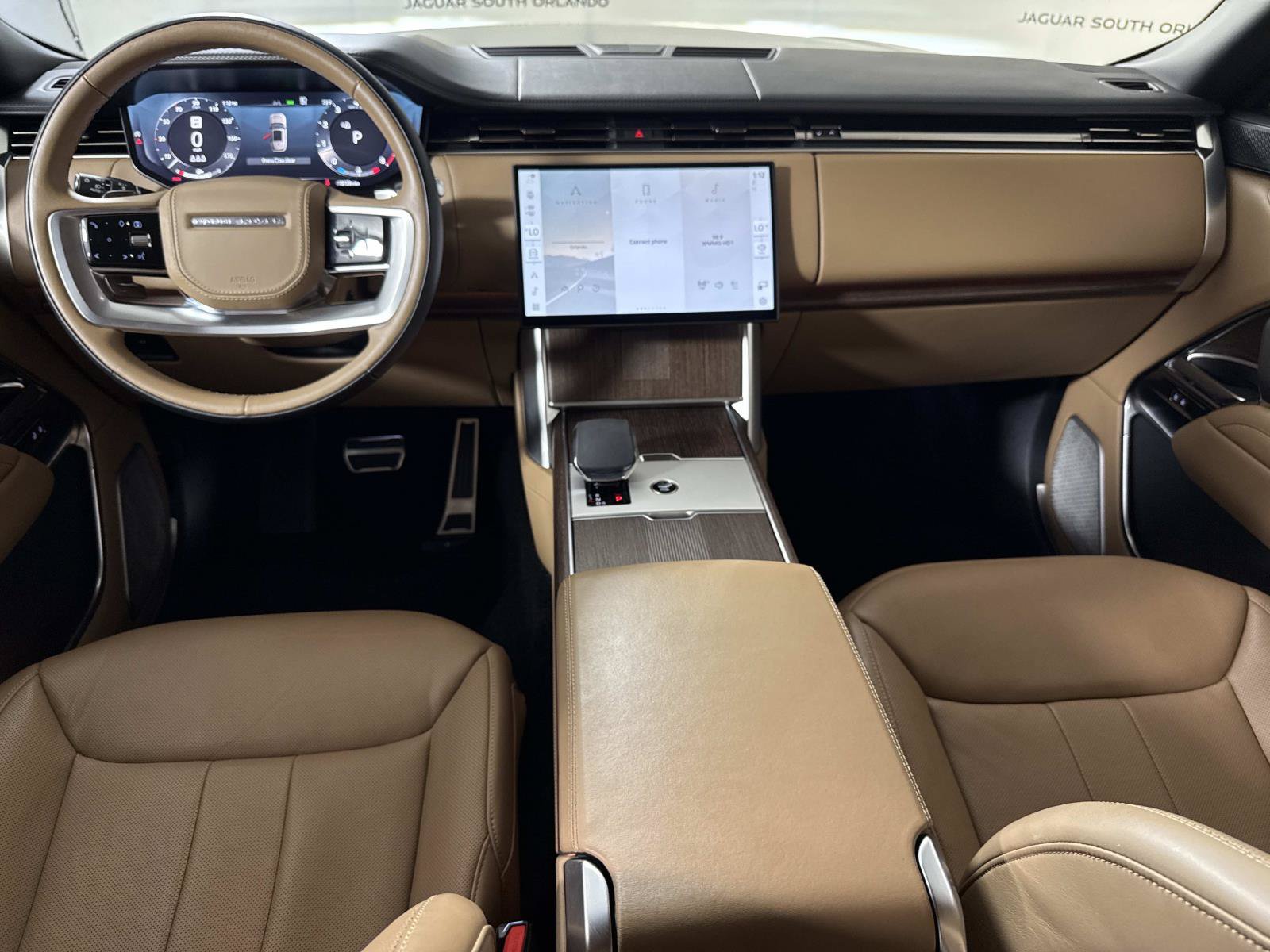 Used 2025 Land Rover Range Rover Long Wheelbase Autobiography AWD/4WD image 17