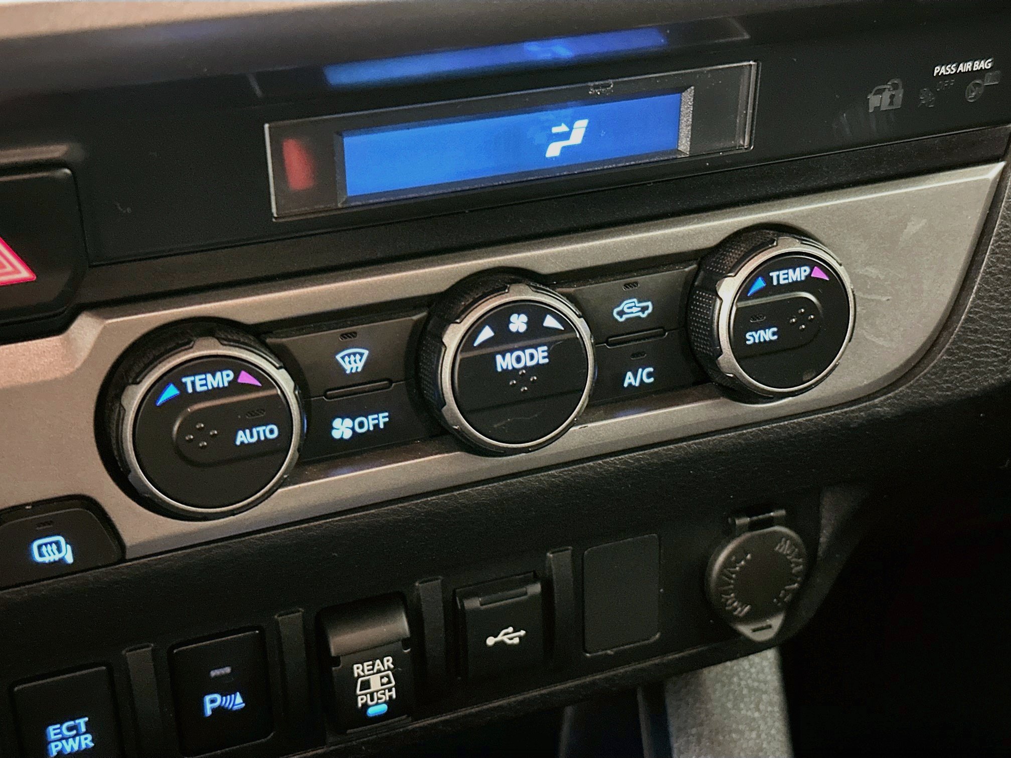 Used 2023 Toyota Tacoma SR5 AWD/4WD image 24