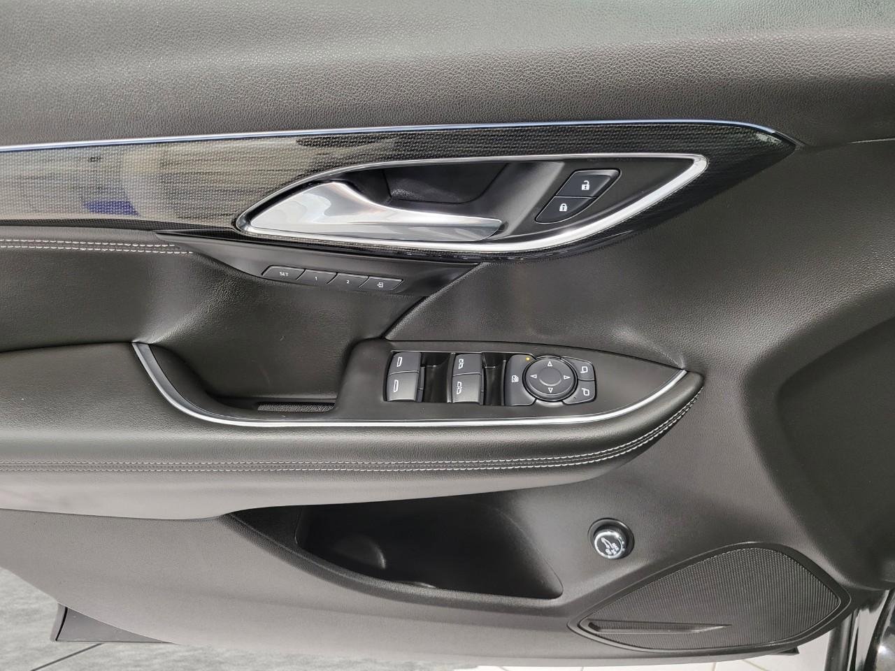 Used 2023 Buick Envision Essence image 25