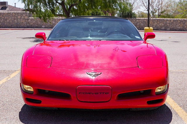 Used 1999 Chevrolet Corvette Coupe w/ Memory Pkg RWD image 13