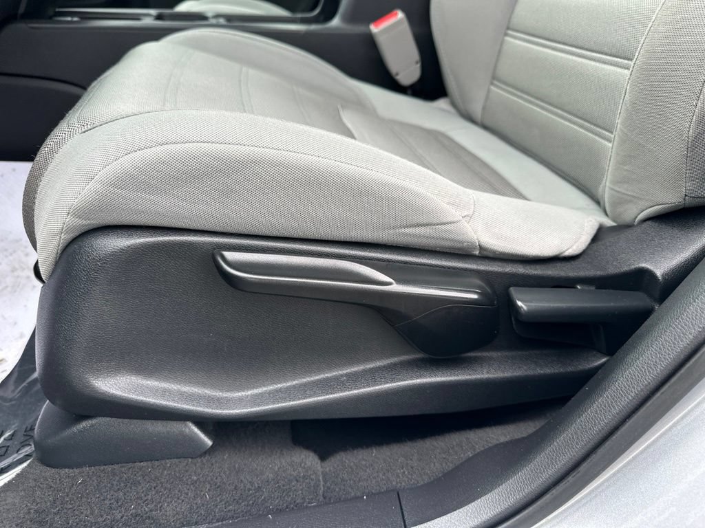 Used 2018 Honda CR-V LX image 16