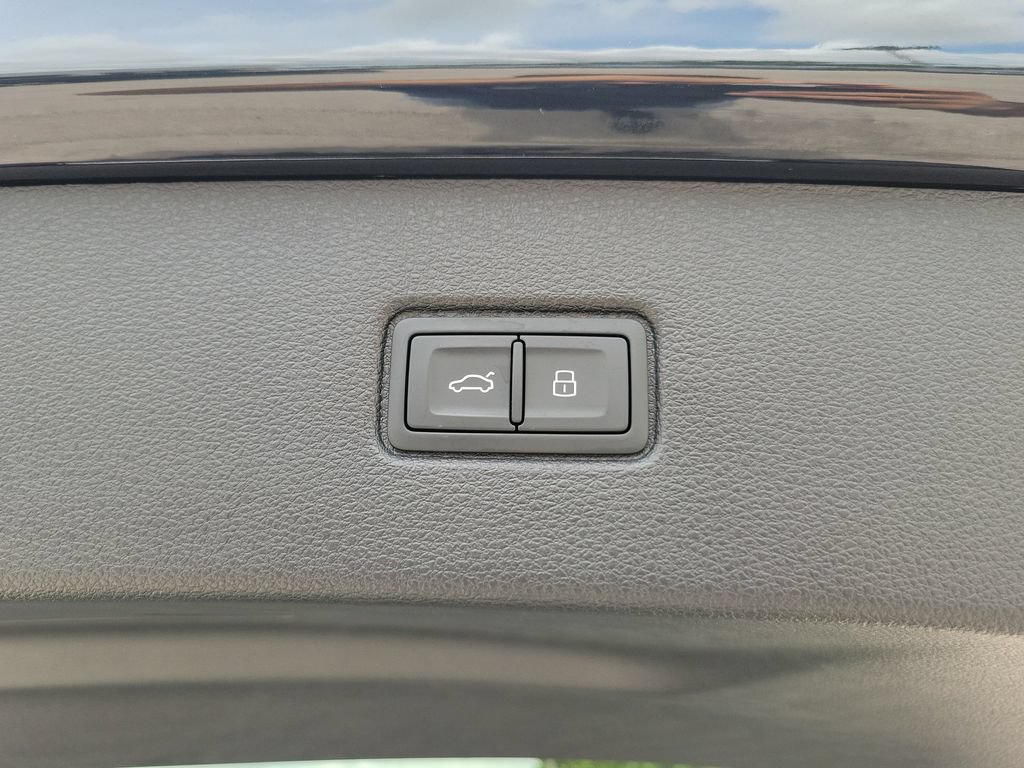 Certified 2026 Audi Q7 3.0T Prestige AWD/4WD image 15