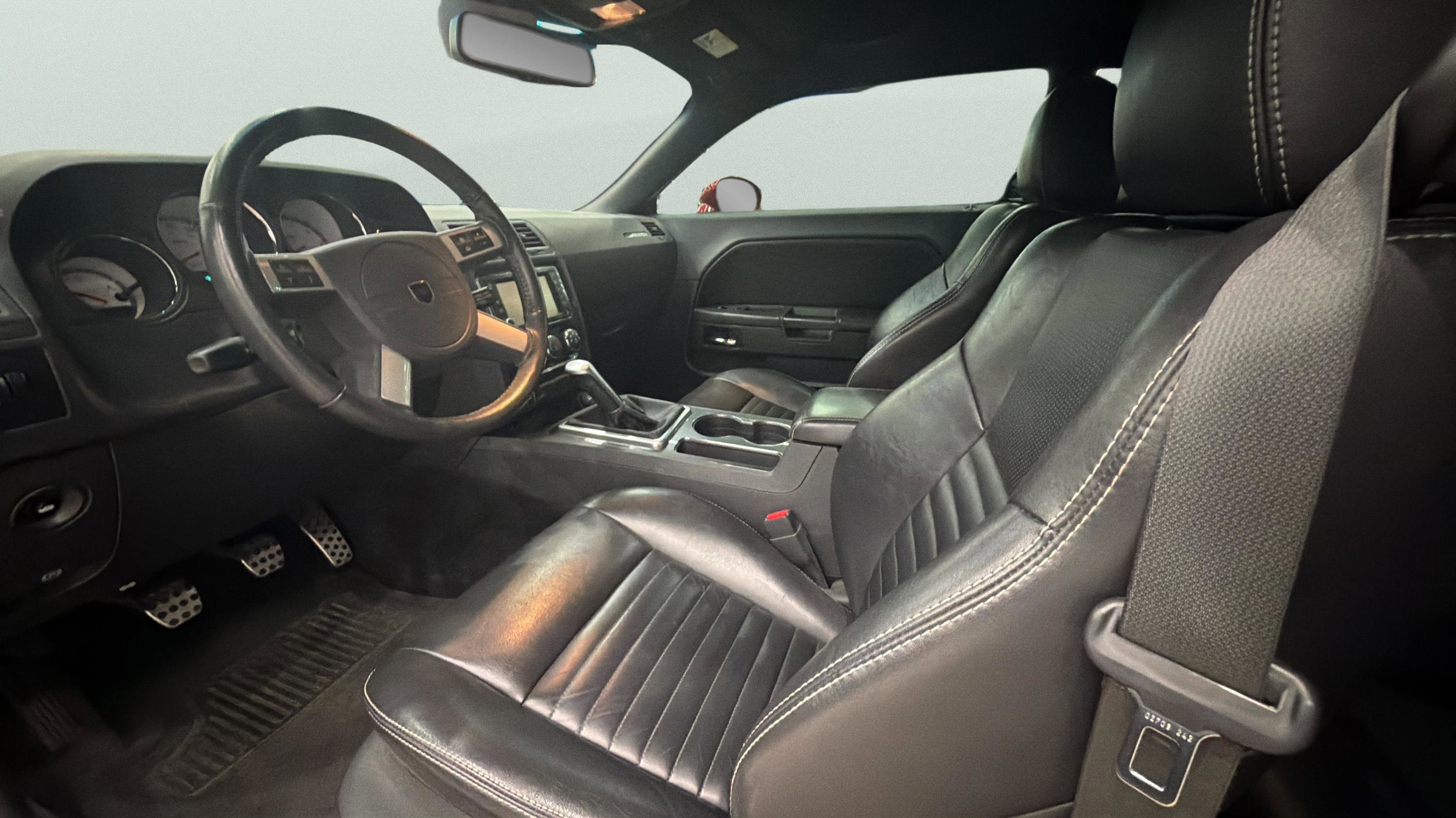 Used 2010 Dodge Challenger R/T RWD image 9