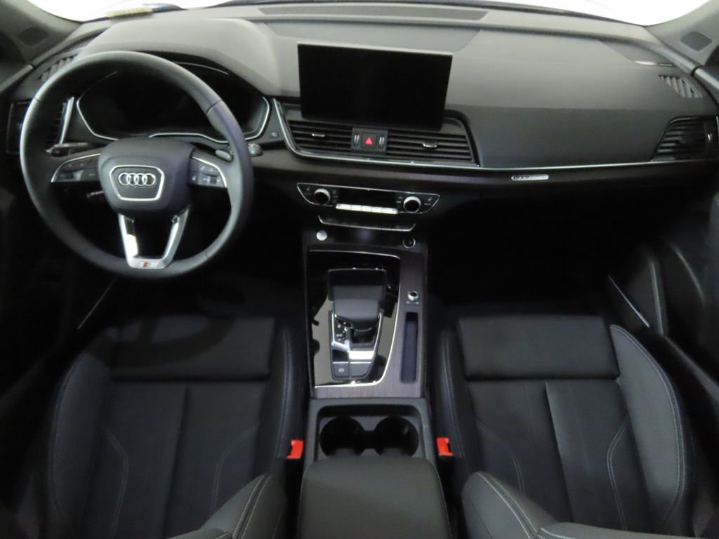 Used 2025 Audi Q5 e Premium Plus w/ Premium Plus Package image 14