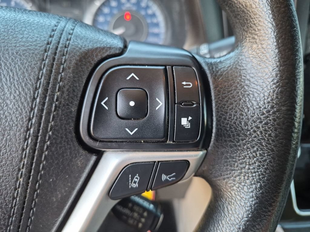 Used 2018 Toyota Sienna LE w/ Carpet Mat Package FWD image 20
