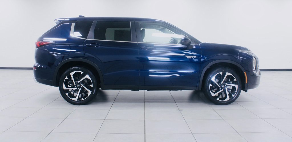 New 2025 Mitsubishi Outlander SE image 4