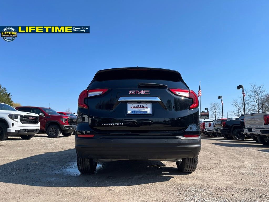 Certified 2023 GMC Terrain SLE w/ Driver Convenience Package image 9