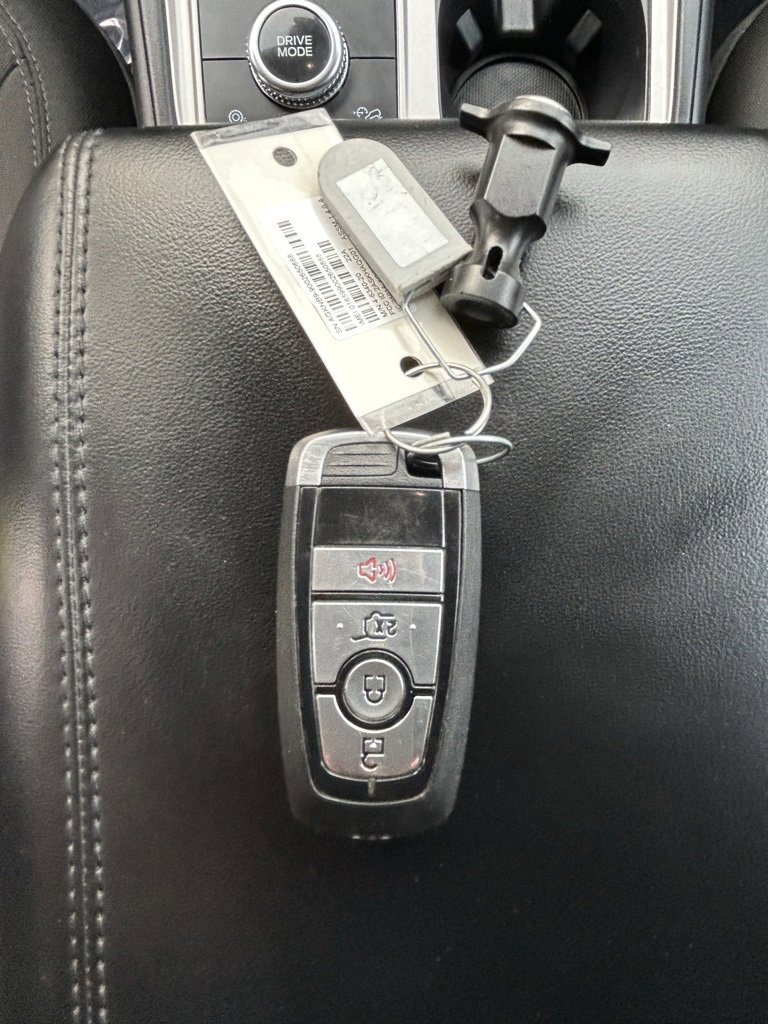 Used 2022 Ford Explorer XLT image 35