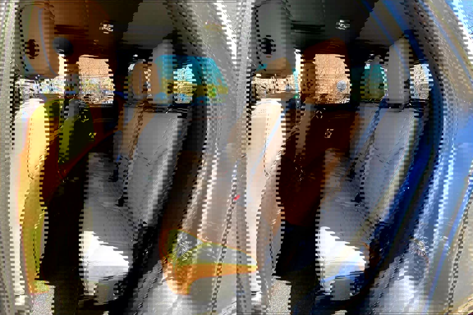 Used 2025 Land Rover Discovery Dynamic SE image 19