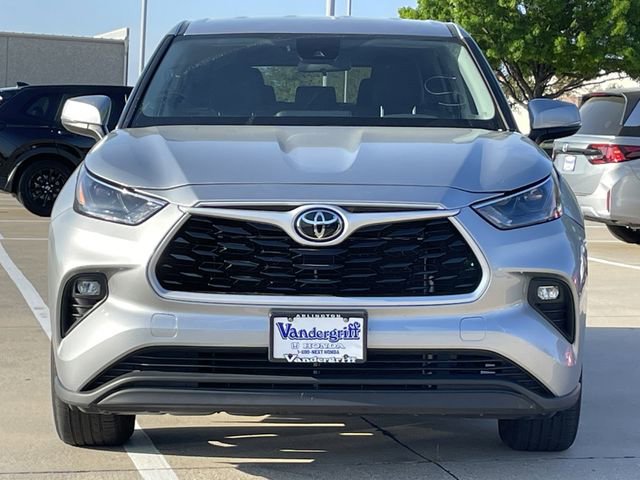 Used 2024 Toyota Highlander LE image 7