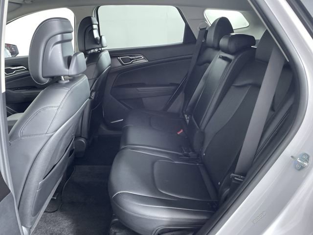 Used 2025 Kia Sportage EX image 21