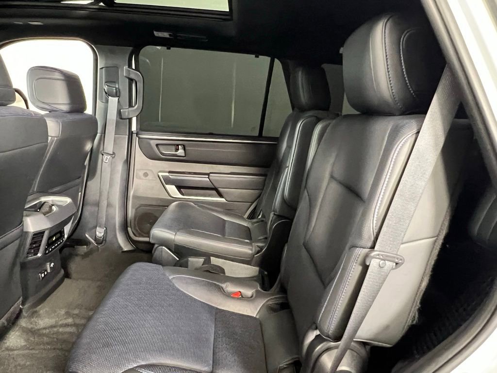 Used 2024 Toyota Sequoia Platinum image 27