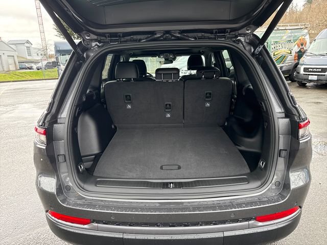 New 2026 Jeep Grand Cherokee Altitude image 12