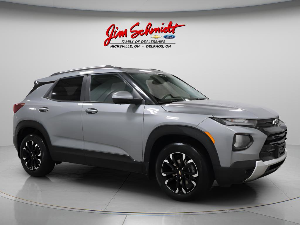 Used 2023 Chevrolet TrailBlazer LT w/ LPO, Blackout Package image 2