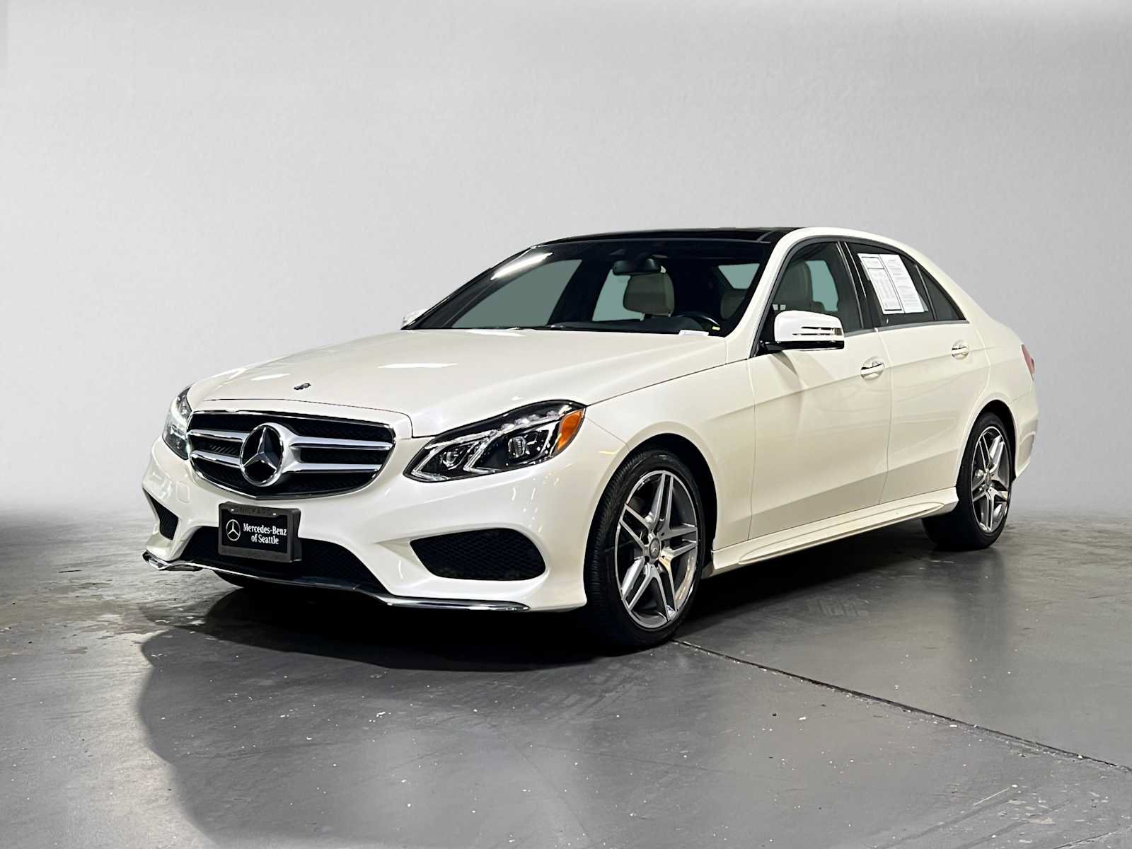 Used 2015 Mercedes-Benz E 400 4MATIC Sedan image 7