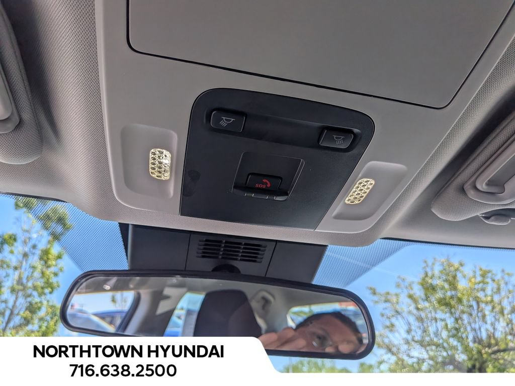 Used 2025 Toyota Camry LE AWD/4WD image 21