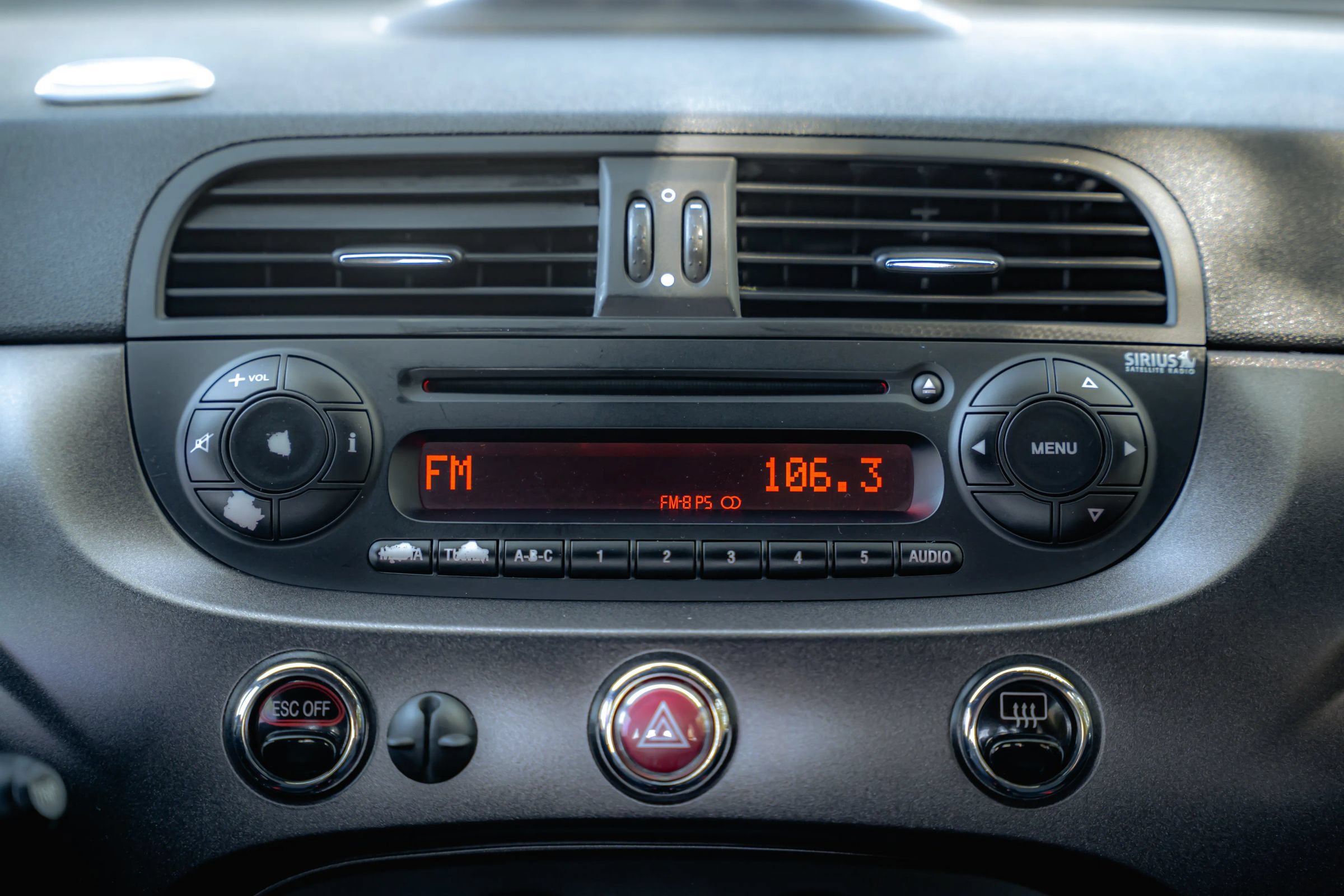 Used 2015 FIAT 500 e FWD image 28