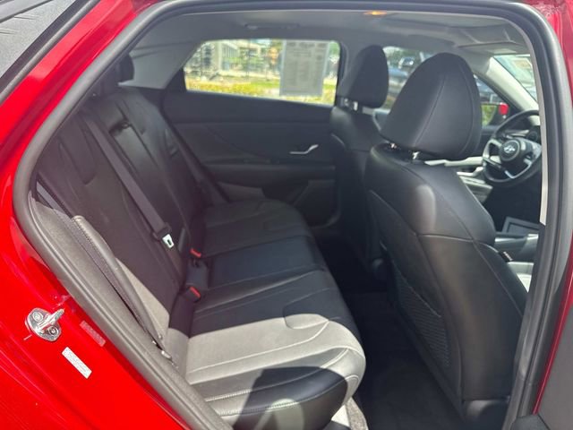 Used 2023 Hyundai Elantra Limited image 15