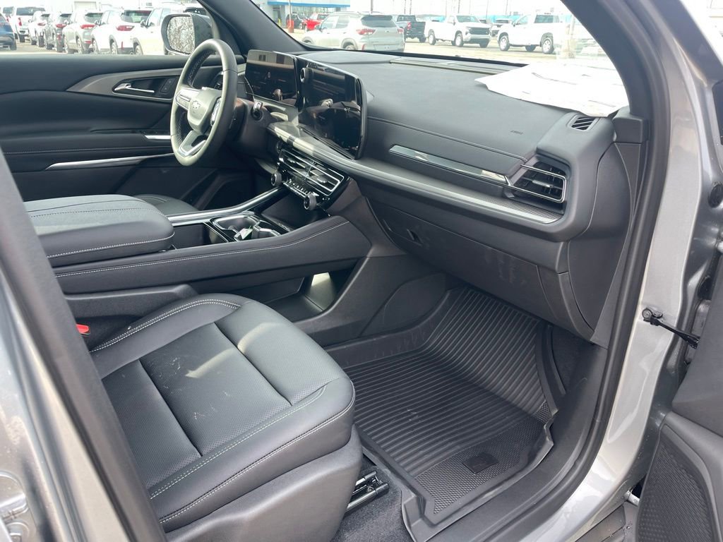Used 2025 Chevrolet Traverse LT w/ LPO, Floor Liner Package AWD/4WD image 23