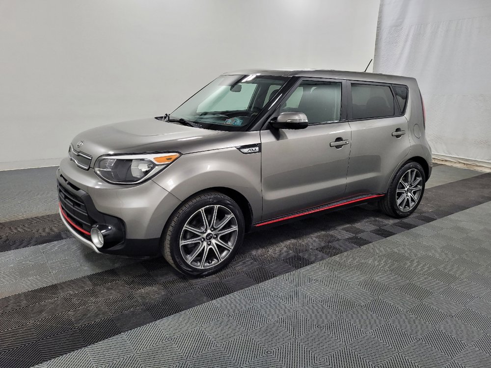 Used 2019 Kia Soul ! FWD image 2
