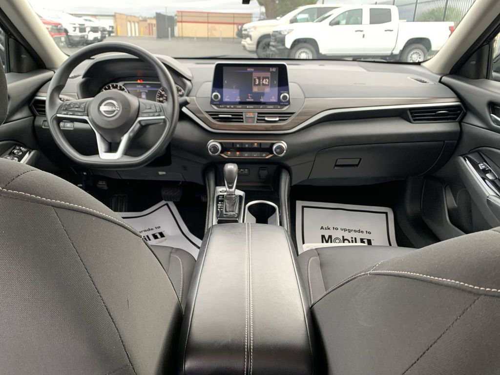 Used 2023 Nissan Altima 2.5 SV image 18