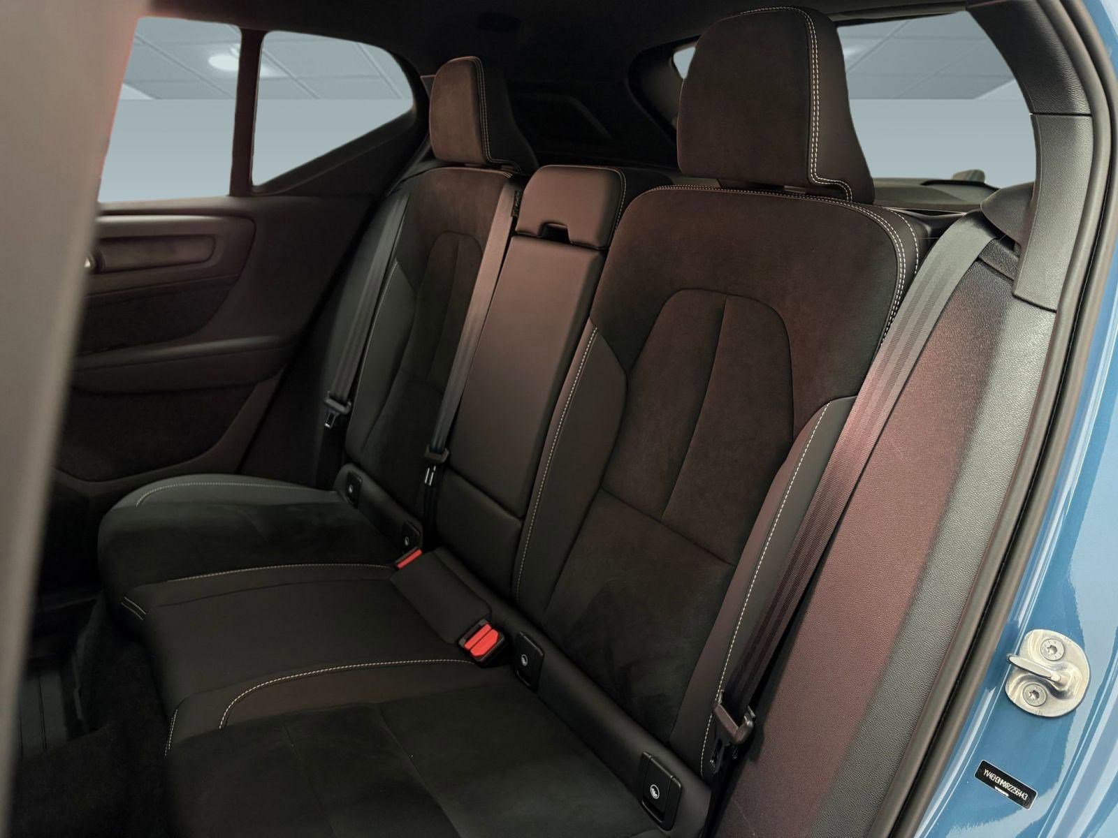 Used 2024 Volvo XC40 Recharge Ultimate w/ Protection Package Premier image 12