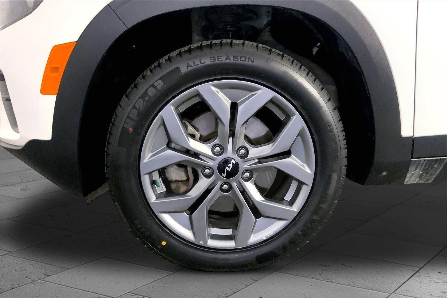 Certified 2024 Kia Seltos LX AWD/4WD image 9