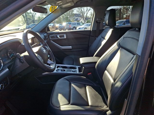 Used 2024 Ford Explorer XLT w/ Equipment Group 202A AWD/4WD image 13