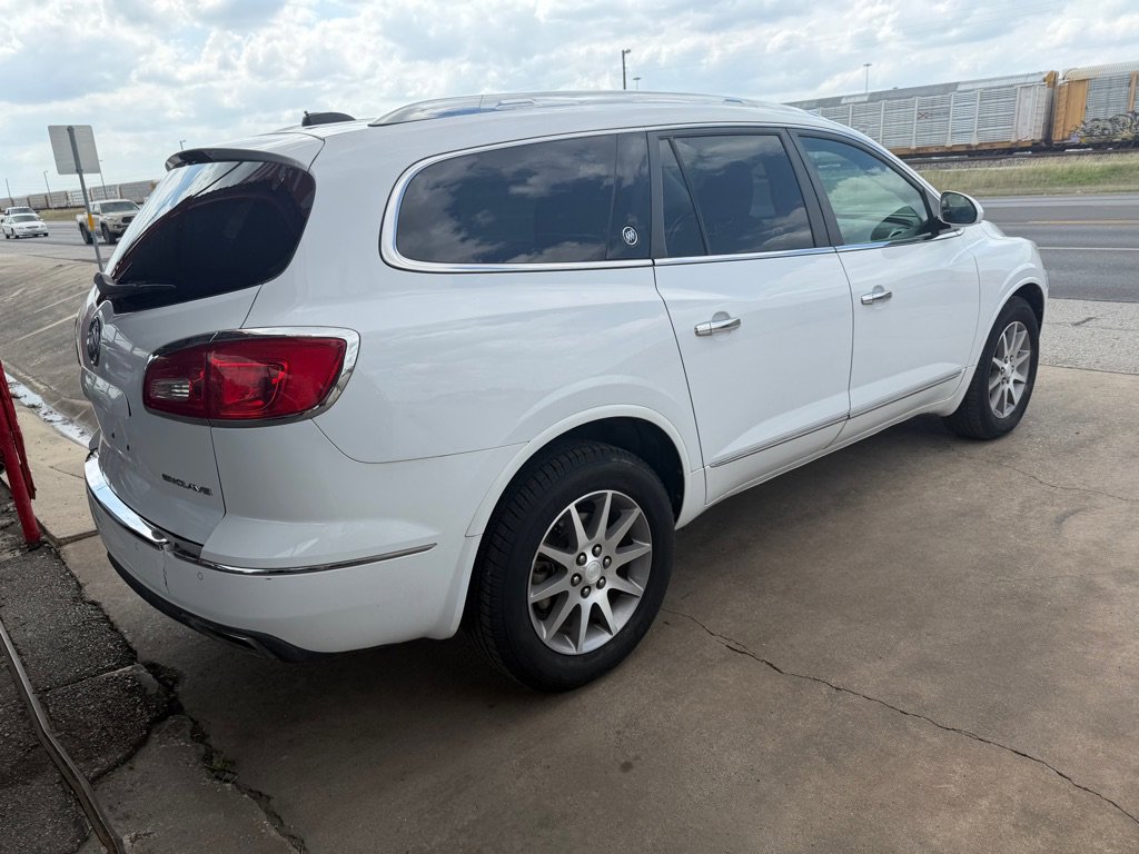 Used 2017 Buick Enclave Leather FWD image 16