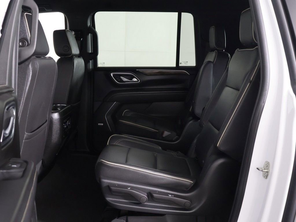 Used 2023 Chevrolet Suburban Premier AWD/4WD image 33