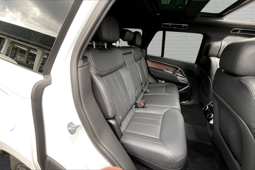 Used 2023 Land Rover Range Rover SE AWD/4WD image 25
