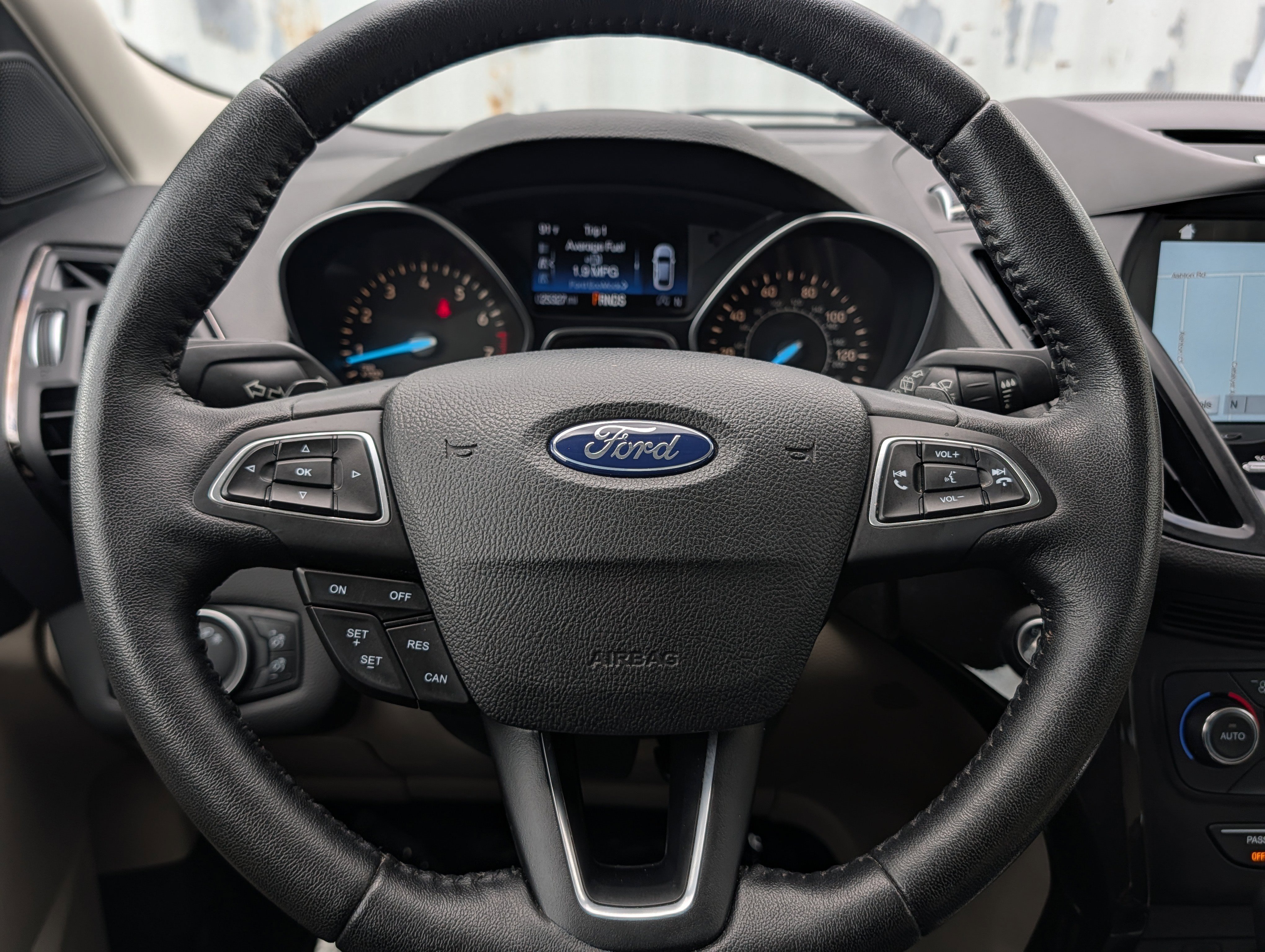 Used 2017 Ford Escape Titanium FWD image 28
