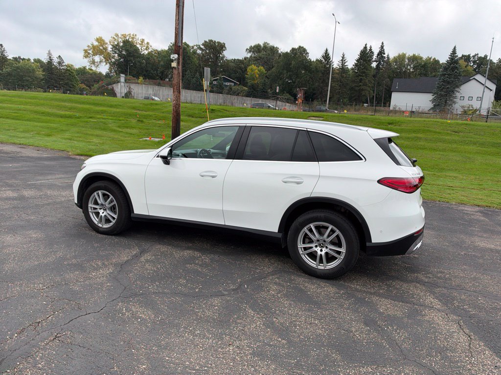 Used 2025 Mercedes-Benz GLC 300 4MATIC image 35