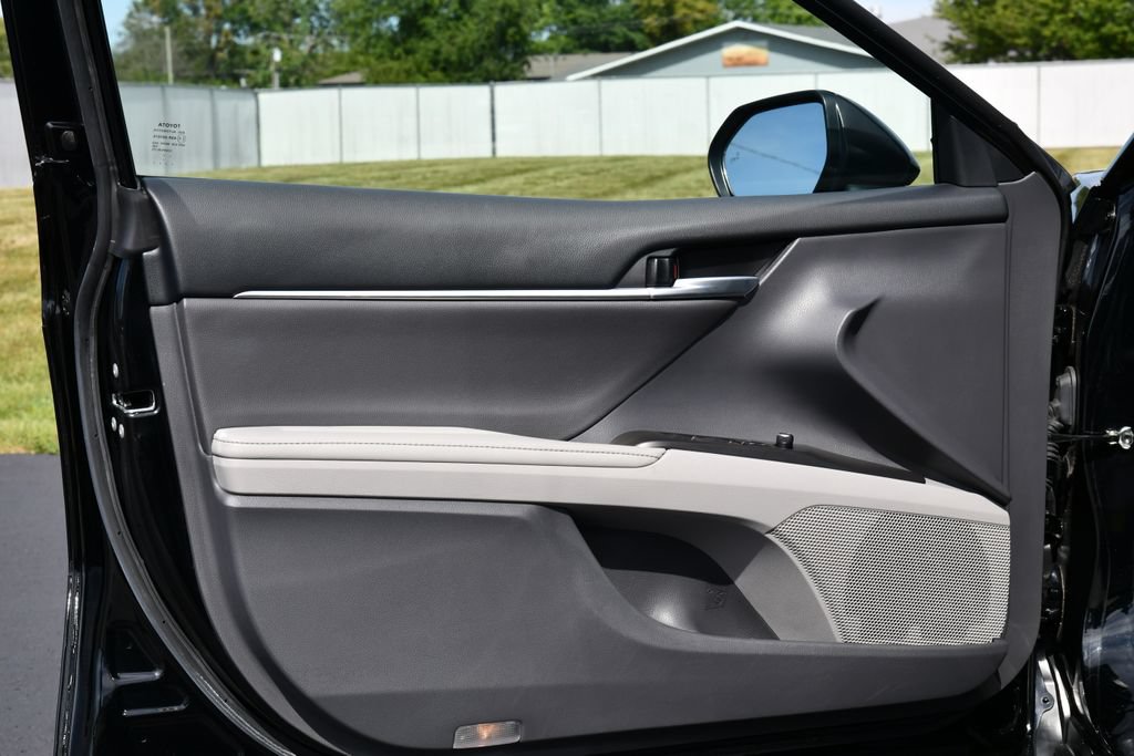 Used 2023 Toyota Camry XSE w/ Cold Weather Package FWD image 10