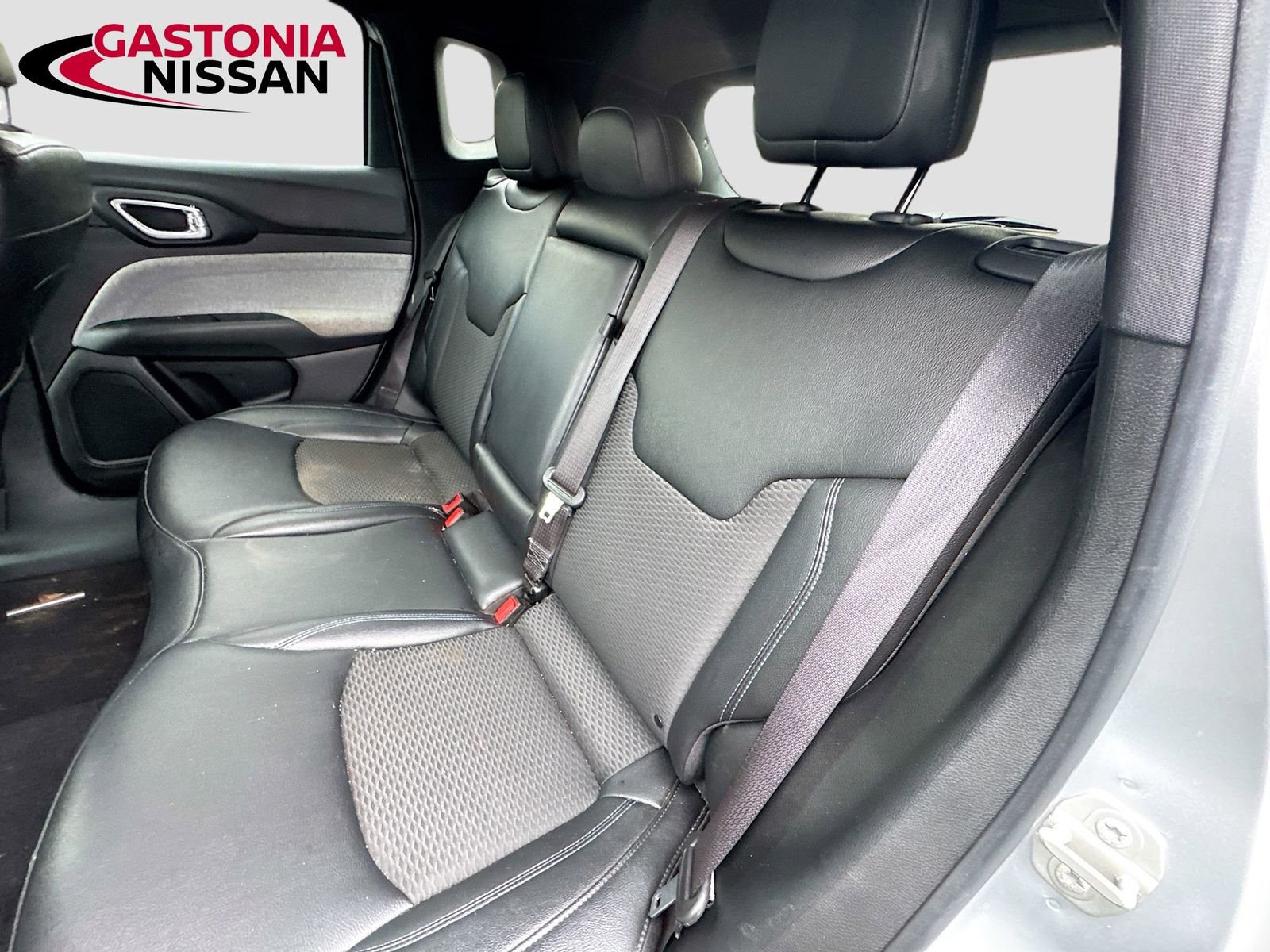 Used 2024 Jeep Compass Latitude image 27