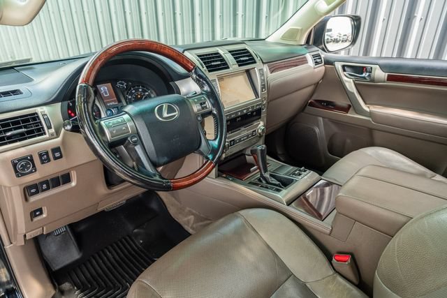 Used 2016 Lexus GX 460 w/ Premium Package AWD/4WD image 24