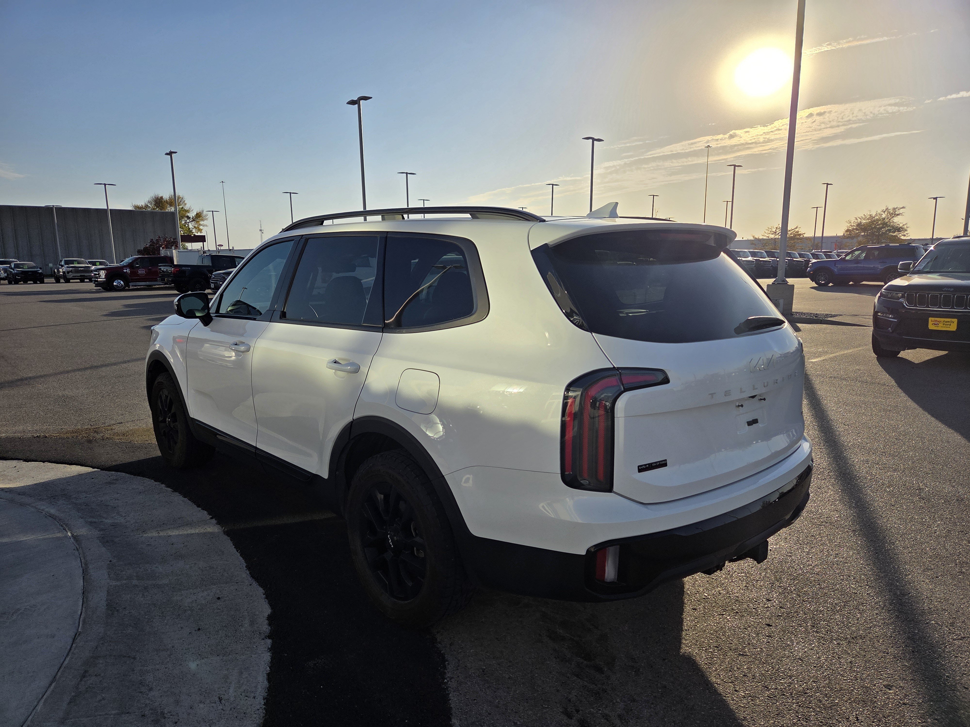 Used 2024 Kia Telluride SX Prestige X-Pro AWD/4WD image 4