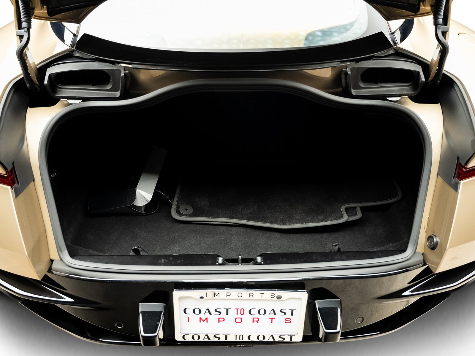 Used 2018 Aston Martin DB11 V12 RWD image 50