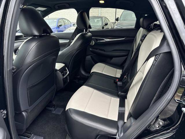 Certified 2025 INFINITI QX55 Essential image 30