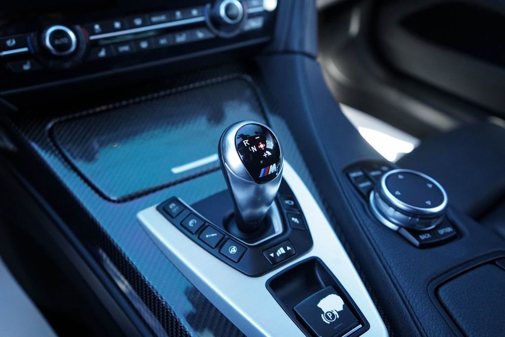 Used 2016 BMW M6 image 28