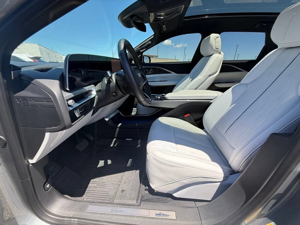 Certified 2024 Cadillac Lyriq Luxury w/ LPO, Floor Liner Package AWD/4WD image 30