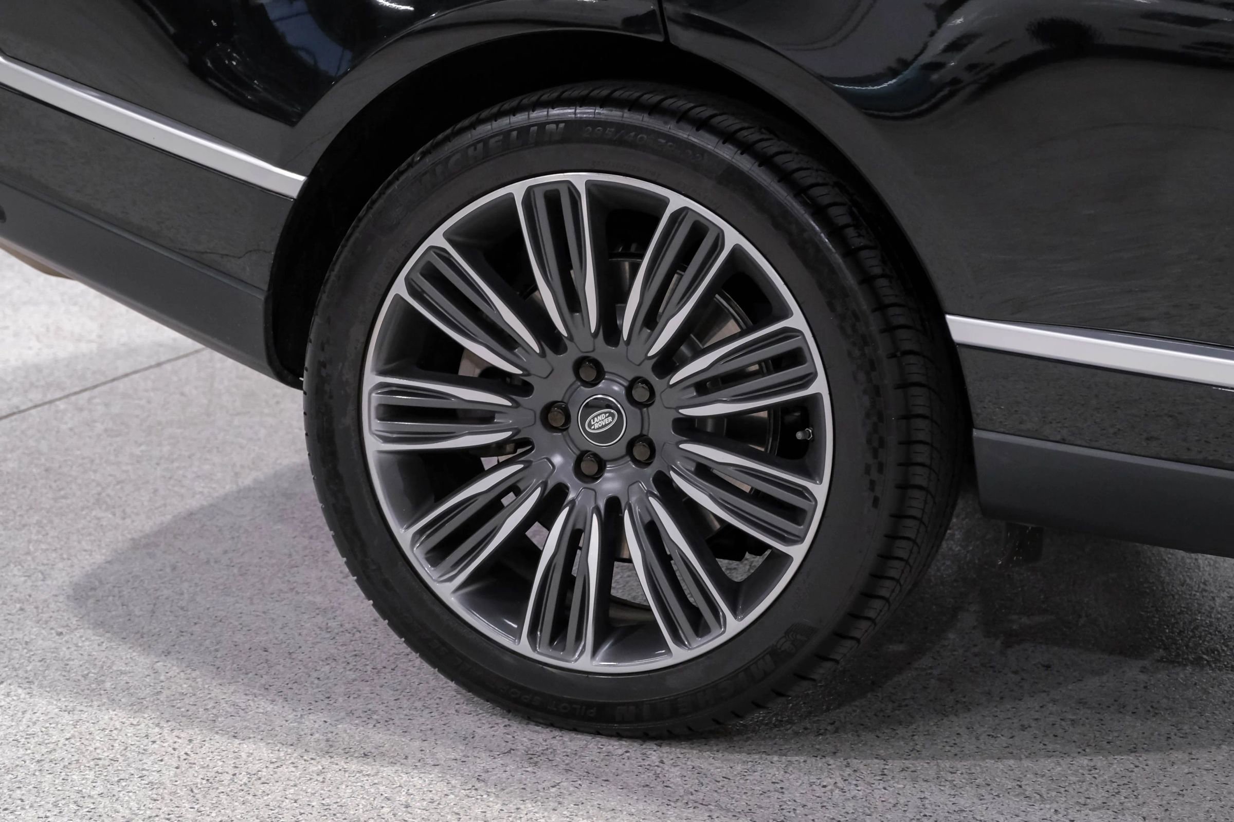 Used 2019 Land Rover Range Rover Long Wheelbase Autobiography image 62