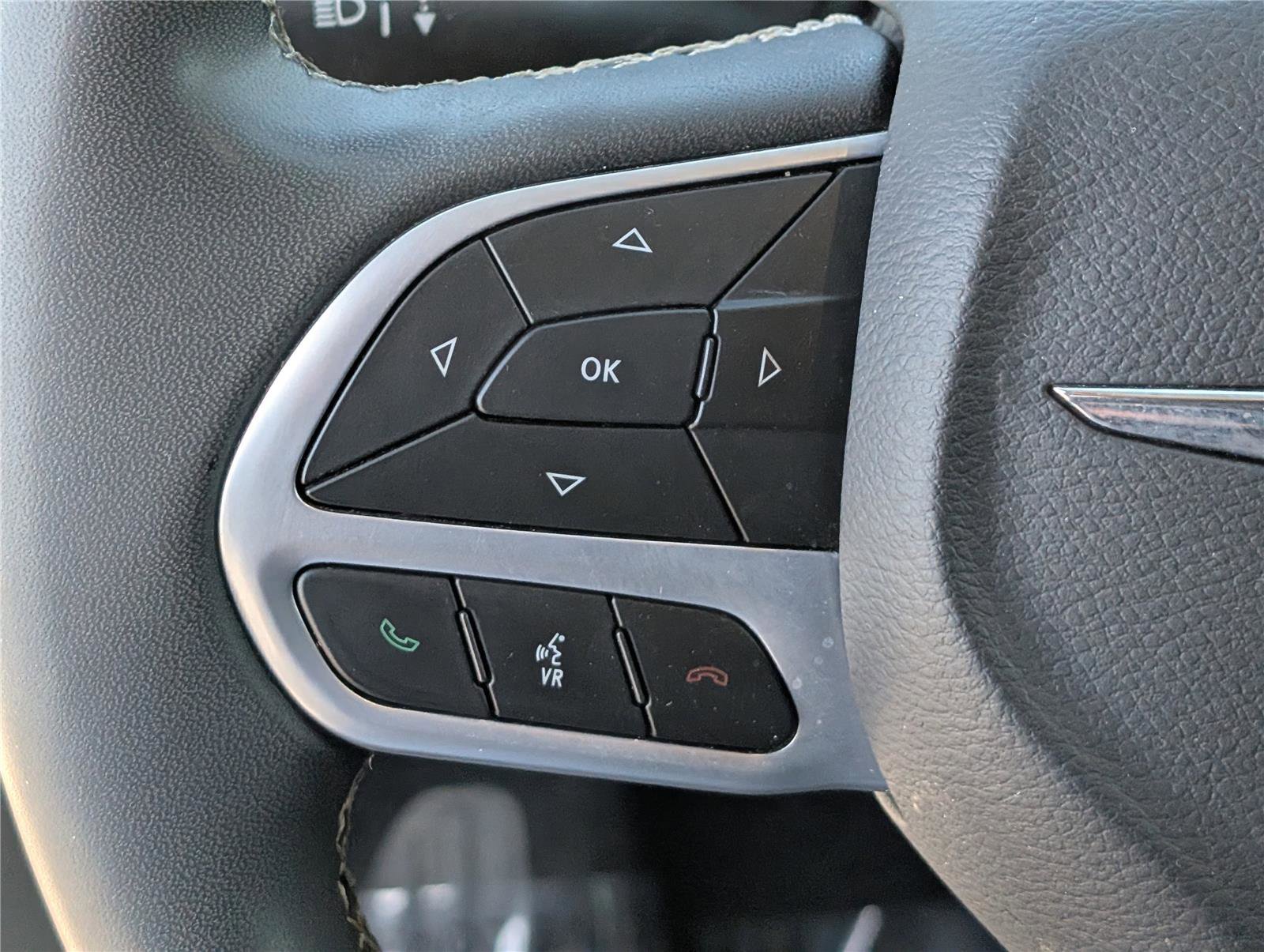 Used 2023 Chrysler Voyager LX image 23