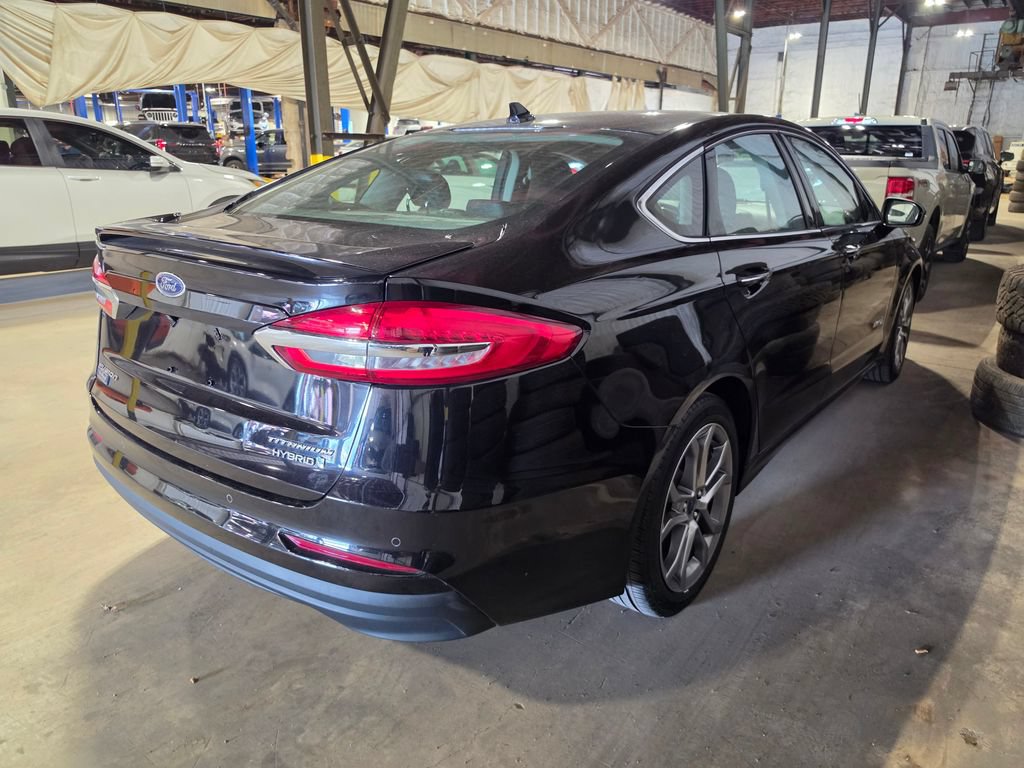 Used 2019 Ford Fusion Titanium FWD image 2