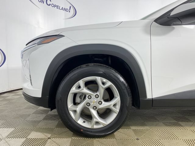 Used 2025 Chevrolet Trax LS w/ LS Convenience Package FWD image 29